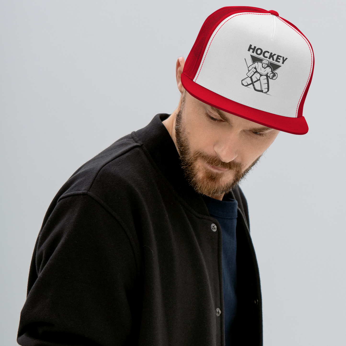 Hockey Goalie Trucker Cap mit rotem Netzrücken und flachem Schirm, Herrenmütze aus Baumwolle, Nylon und Polyester.