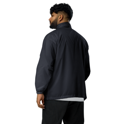 Mann trägt schwarzen DAWIS Basic-Windbreaker mit Kapuze und elastischen Bündchen von hinten
