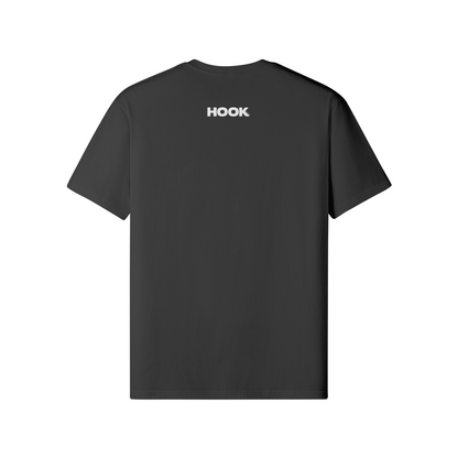 Schwarzes HOCKEY T-Shirt mit klassischer Passform und Front- sowie Backprint aus 100 % gekämmter Baumwolle